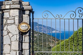 Villa Lions Rose in Sant Agata sui Due Golfi