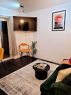 Stepney Green Gated Area with Parking & Garden