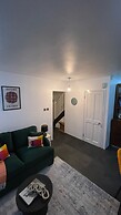 Stepney Green Gated Area with Parking & Garden