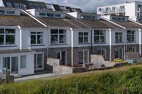 Captains View - Sea and Harbour Views Parking