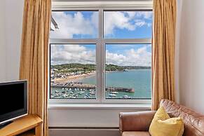 Captains View - Sea and Harbour Views Parking