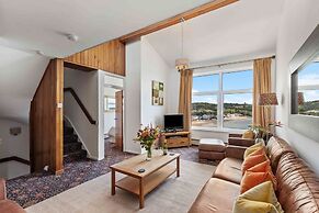 Captains View - Sea and Harbour Views Parking