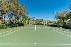 Cozy Condo Minutes Away From Disney