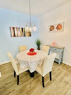 Cozy Condo Minutes Away From Disney