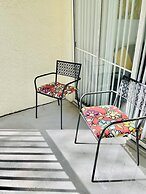 Cozy Condo Minutes Away From Disney