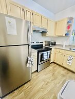 Cozy Condo Minutes Away From Disney