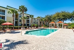 Cozy Condo Minutes Away From Disney