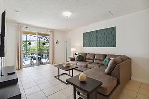 5/3 Pool Home Located in Sunset Ridge Community!