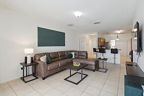 5/3 Pool Home Located in Sunset Ridge Community!