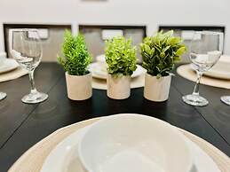 5/3 Pool Home Located in Sunset Ridge Community!