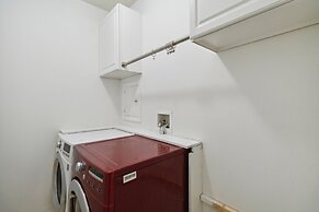 5/3 Pool Home Located in Sunset Ridge Community!