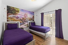 4/2 Private Pool House Near all Famous Attractions!!!