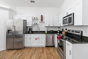 4/2 Private Pool House Near all Famous Attractions!!!