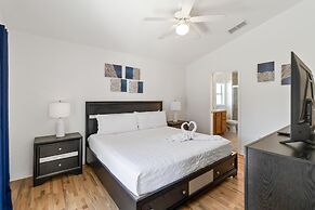 4/2 Private Pool House Near all Famous Attractions!!!