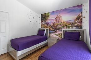 4/2 Private Pool House Near all Famous Attractions!!!