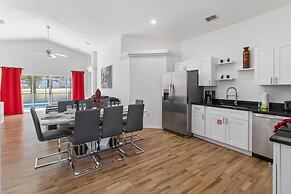 4/2 Private Pool House Near all Famous Attractions!!!