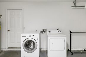 4/2 Private Pool House Near all Famous Attractions!!!