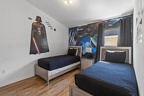 4/2 Private Pool House Near all Famous Attractions!!!