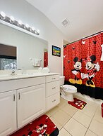 Huge Screened Patio That Overlooks Lake Buck, Near Famous Attractions!