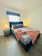 Huge Screened Patio That Overlooks Lake Buck, Near Famous Attractions!