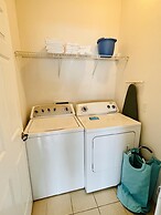 Huge Screened Patio That Overlooks Lake Buck, Near Famous Attractions!