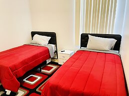 3/2 Pool Home Located in Sunset Ridge Community!!