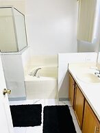 3/2 Pool Home Located in Sunset Ridge Community!!