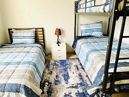 3/2 Pool Home Located in Sunset Ridge Community!!