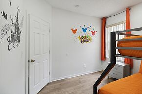 5/4 Pool Home Located in Sunset Ridge Community!