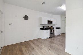 5/4 Pool Home Located in Sunset Ridge Community!