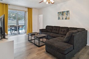 5/4 Pool Home Located in Sunset Ridge Community!