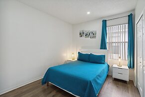 5/4 Pool Home Located in Sunset Ridge Community!