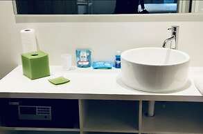 1/1 Condo-hotel With Double bed and Community Pool Miles From Disney!