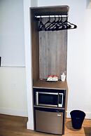 1/1 Condo-hotel With Double bed and Community Pool Miles From Disney!