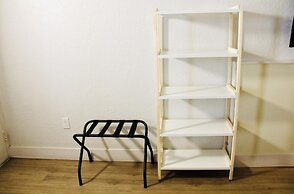 1/1 Condo-hotel With Double bed and Community Pool Miles From Disney!