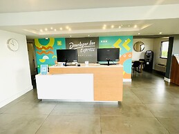 1/1 Condo-hotel With Double bed and Community Pool Miles From Disney!