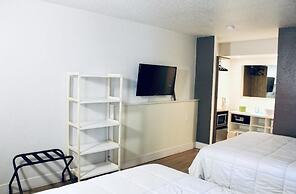 1/1 Condo-hotel With Double bed and Community Pool Miles From Disney!