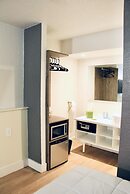 1/1 Condo-hotel With Double bed and Community Pool Miles From Disney!