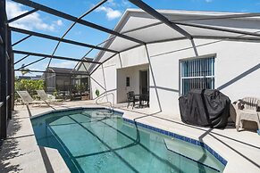 5/3 Pool Home Located in Sunset Ridge Community!