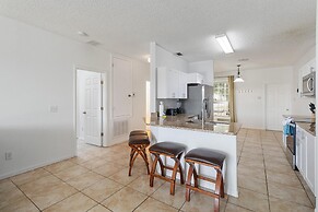 5/3 Pool Home Located in Sunset Ridge Community!