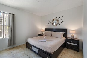 5/3 Pool Home Located in Sunset Ridge Community!