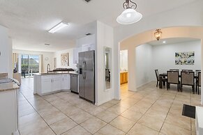 5/3 Pool Home Located in Sunset Ridge Community!