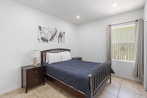 5/3 Pool Home Located in Sunset Ridge Community!