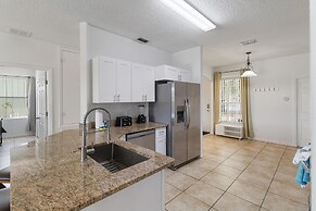 5/3 Pool Home Located in Sunset Ridge Community!