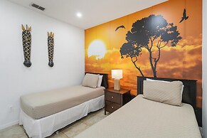 5/3 Pool Home Located in Sunset Ridge Community!