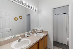 5/3 Pool Home Located in Sunset Ridge Community!