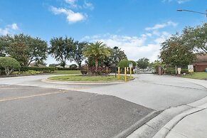 5/3 Pool Home Located in Sunset Ridge Community!