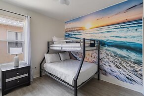 5/3 Pool Home Located in Sunset Ridge Community!