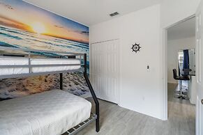 5/3 Pool Home Located in Sunset Ridge Community!