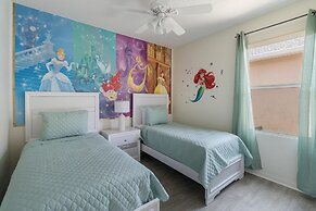 5/3 Pool Home Located in Sunset Ridge Community!